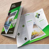 بروشور لایه باز سه لت Green Trifold Brochure Layout with Triangles